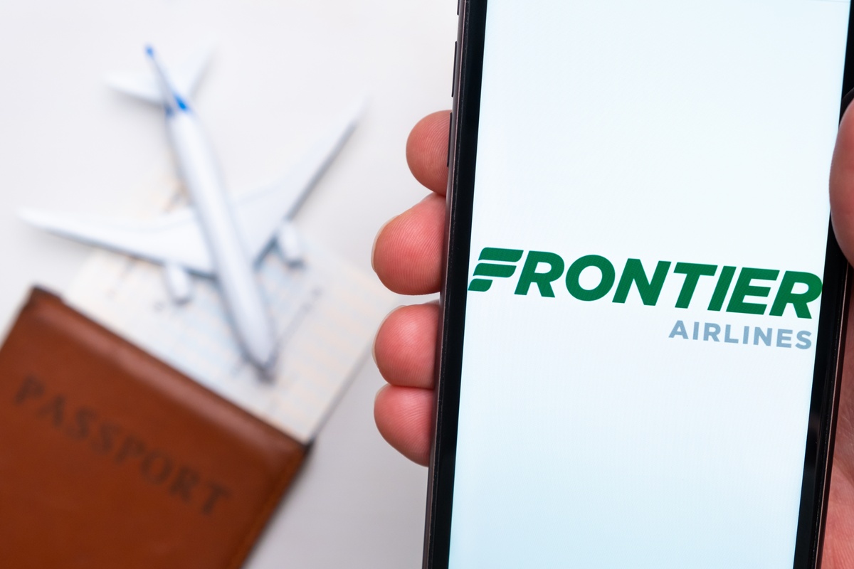 Frontier goes after Southwest customers dropped by bag fee changes