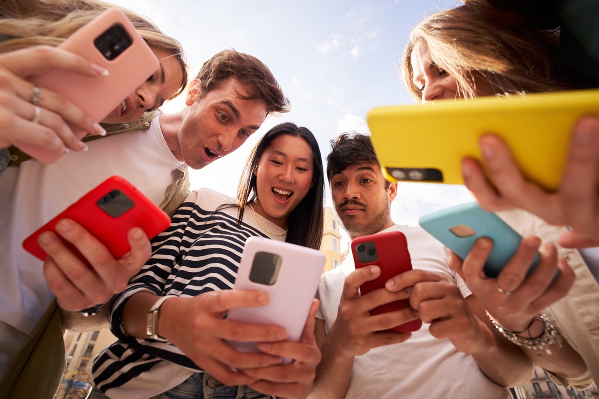 Gen Z using social media on their phones to search for information.